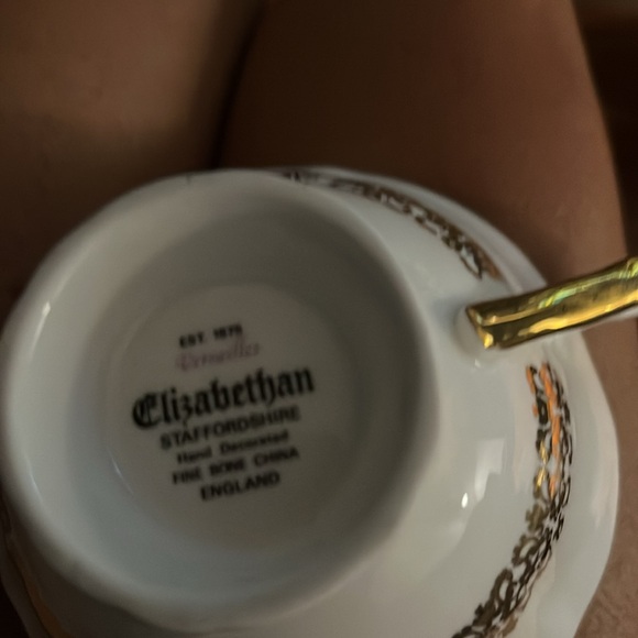 Special tea cup and saucer - Picture 3 of 3